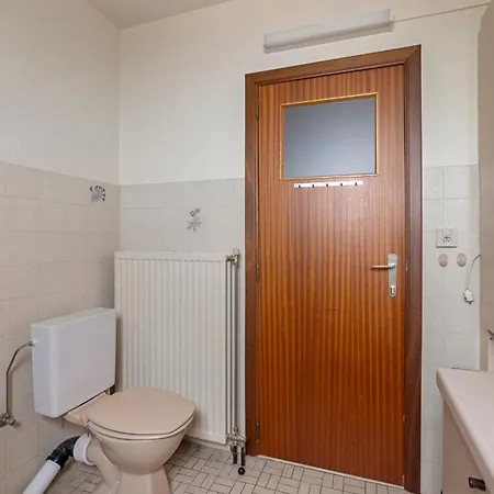 Kentucky 0702 G Apartment